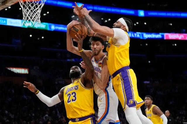 Lakers Dominate Thunder with Rebounding Advantage