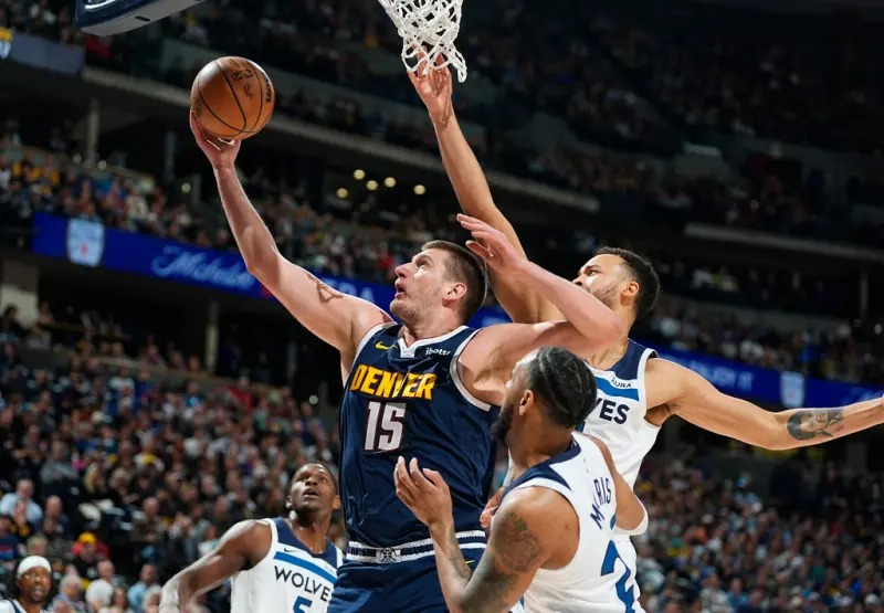 Jokic Unstoppable According to Nuggets Coach, Edwards Admits Difficulty in Defending Him